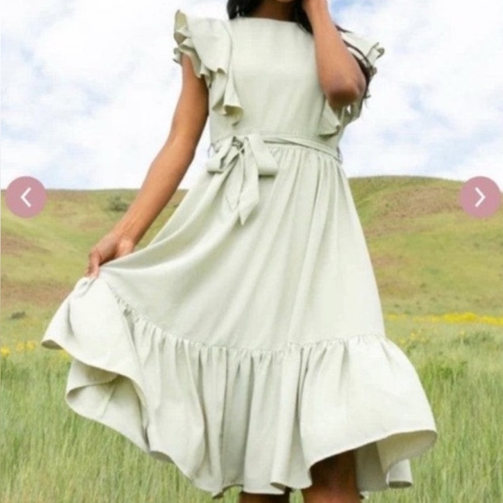 Ivy City Co Clary dress in Sage color